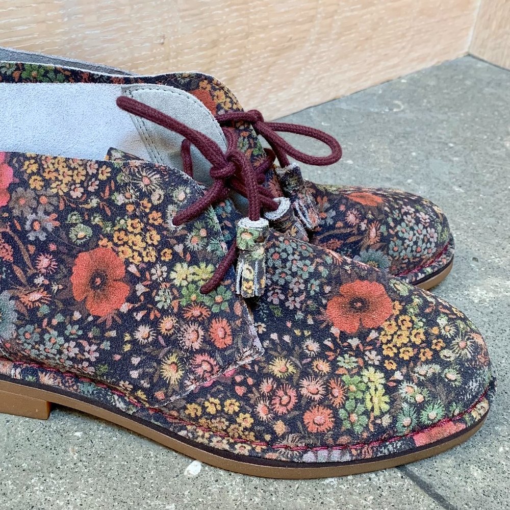 Hush Puppies Floral suede desert boot, US 8
